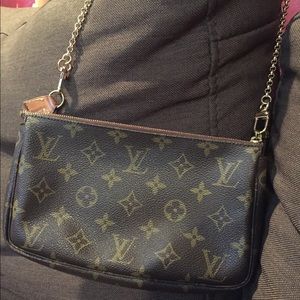 Louis Vuitton pochette